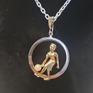 Vintage Gold Woman Bowling Genuine Pearl Pendant Necklace